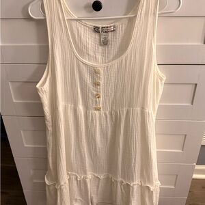 Women's White Sleeveless Top